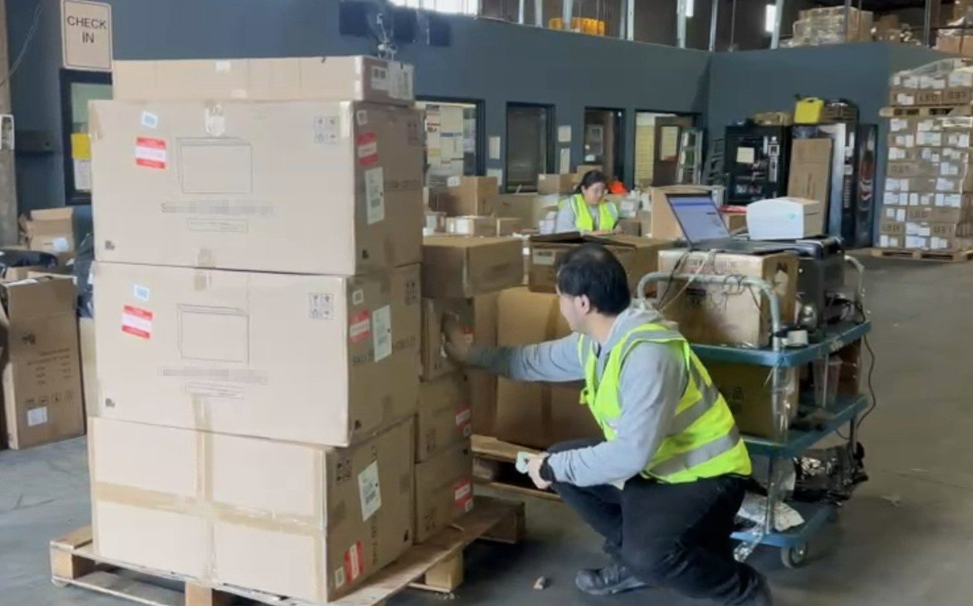 安大略倉內工作場景